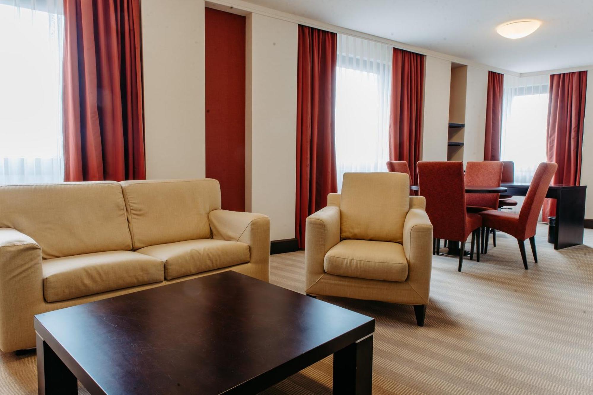 Crowne Plaza Bratislava By Ihg Hotel Luaran gambar