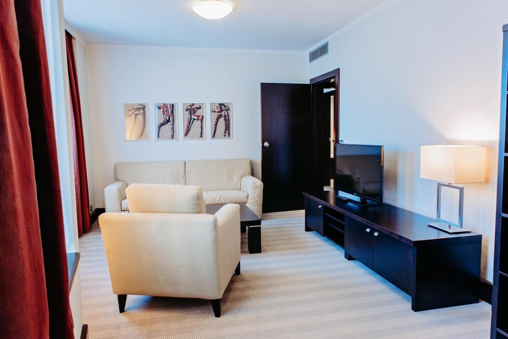 Crowne Plaza Bratislava By Ihg Hotel Luaran gambar