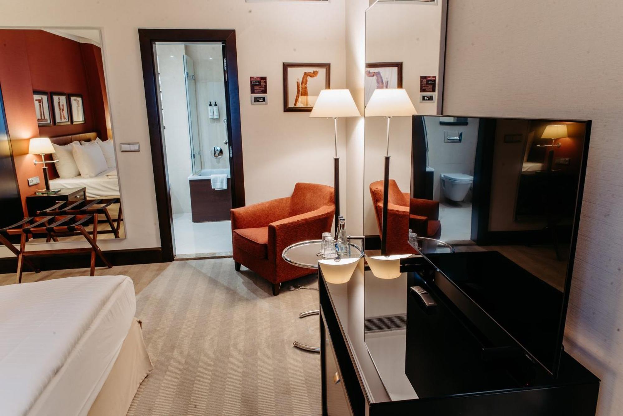 Crowne Plaza Bratislava By Ihg Hotel Luaran gambar