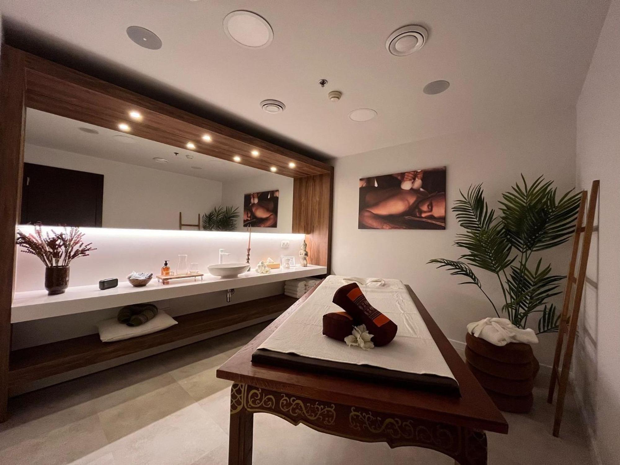 Crowne Plaza Bratislava By Ihg Hotel Luaran gambar