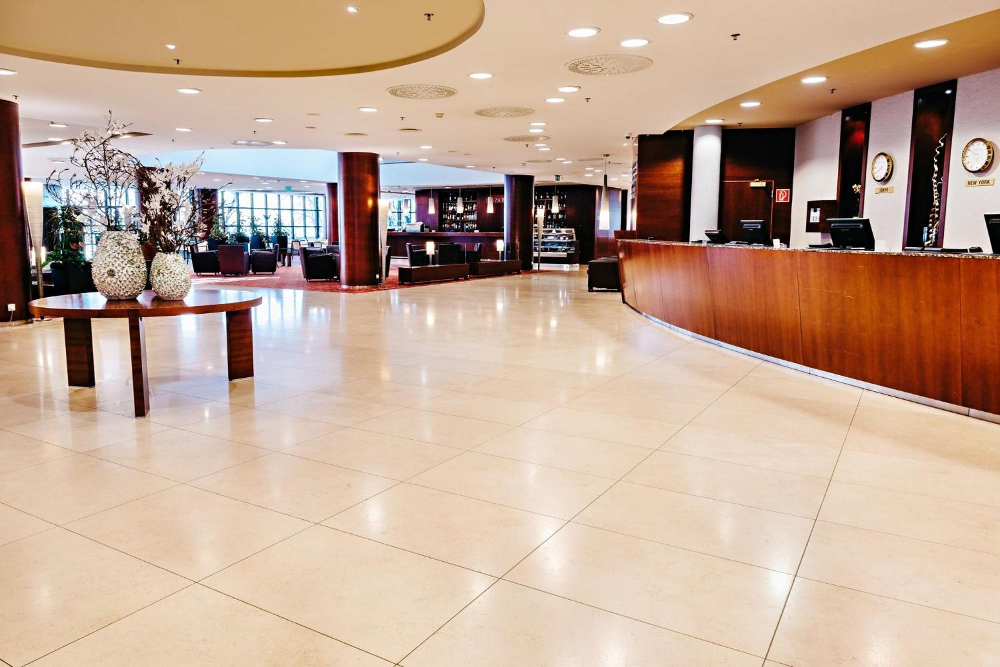 Crowne Plaza Bratislava By Ihg Hotel Luaran gambar