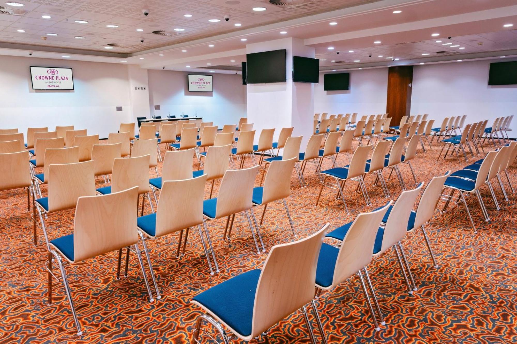 Crowne Plaza Bratislava By Ihg Hotel Luaran gambar